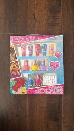 Disney Princess cosmetic set (ages 3+ on packaging)