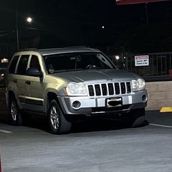 Jeep Grand Cherokee Laredo  