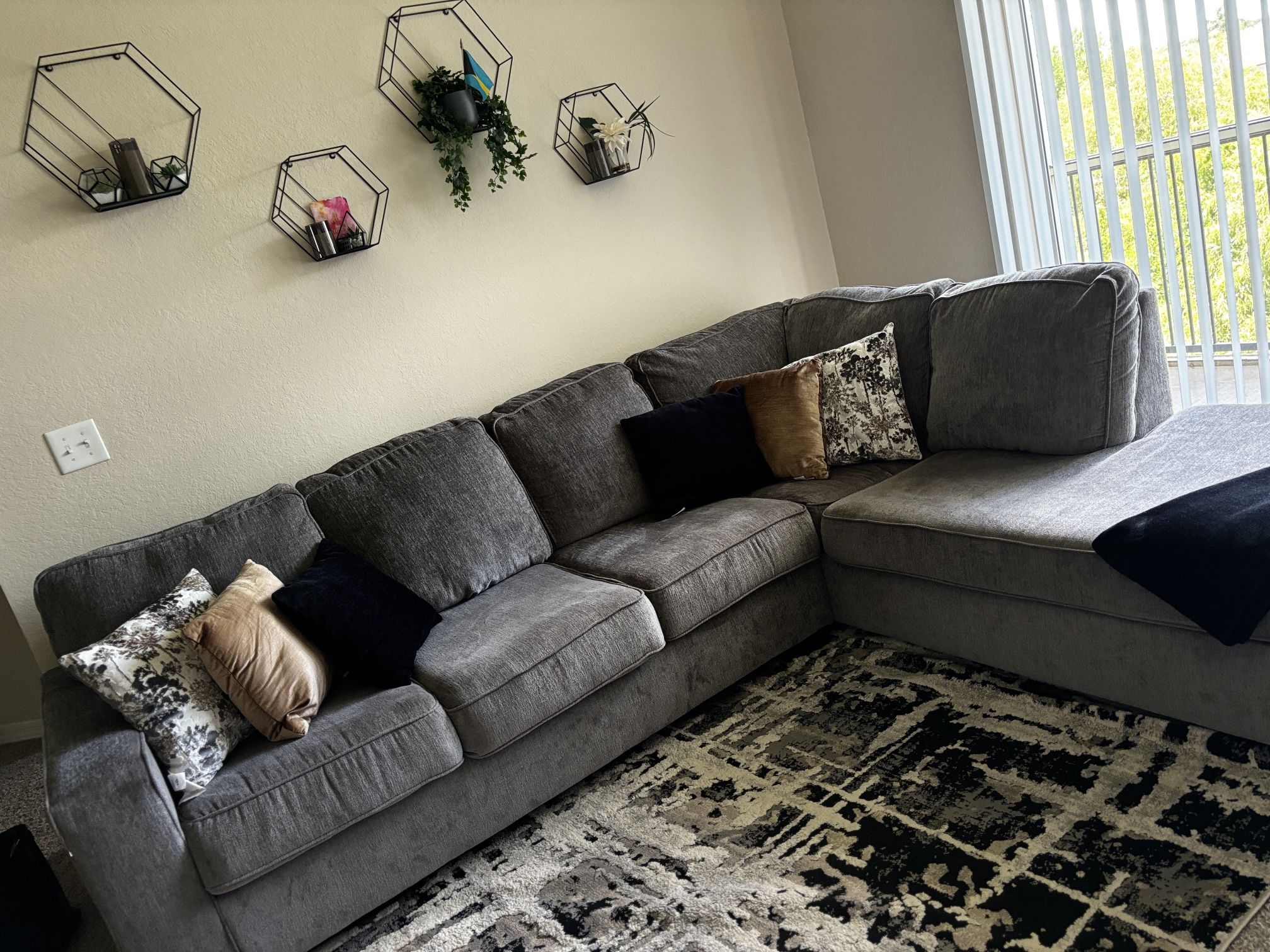Cozy Gray Sectional Couch Set