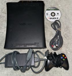 BLACK XBOX 360 CONSOLE WITH VIDEO GAME & CONTROLLER