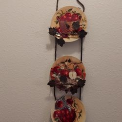 3 Tier Plate Rack With Apple Plates Included