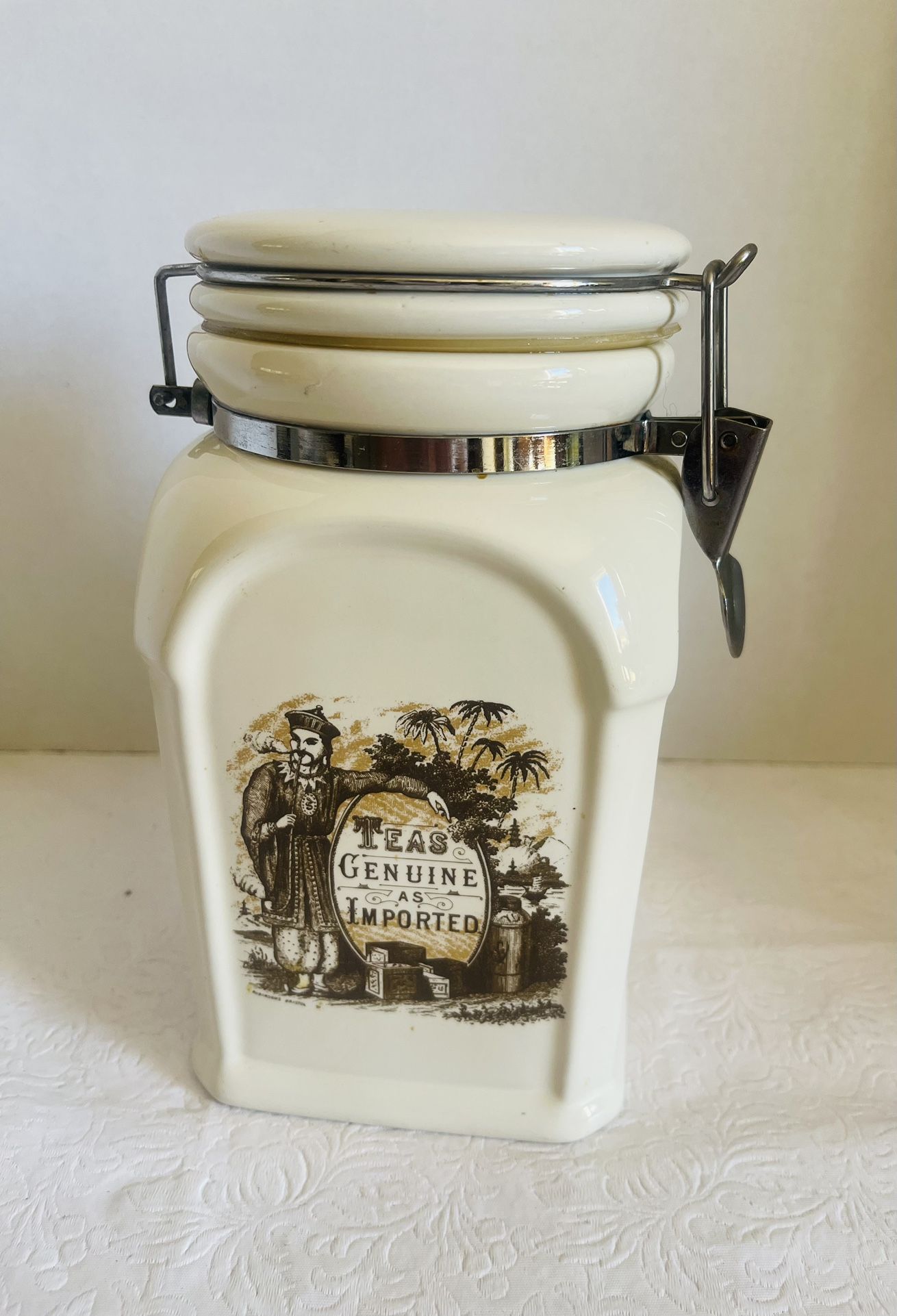 2003 California Pantry Classic Ceramics Jar With Locking Lid, 8 In Tall