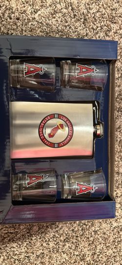 Angels 8oz Stainless Steel Flask w shot glasses