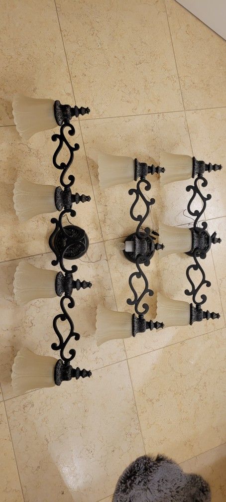 Bathroom Light Fixtures