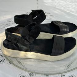 ECCO Flowt Women's Nubuck Leather Flat Sandal US8 EU39 Black Adjustable Strap