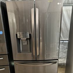 Lg French Door Refrigerator  60 day warranty/ Located at:📍5415 Carmack Rd Tampa Fl 33610📍