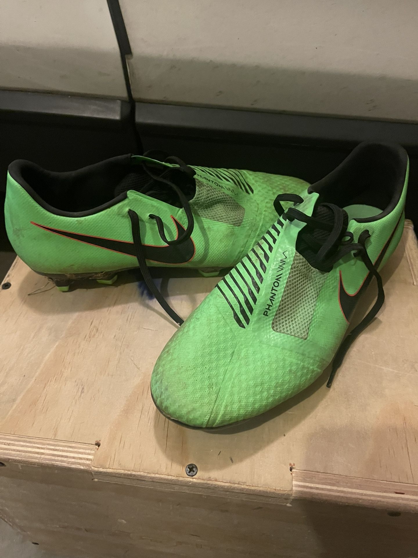 Nike Phantom Venom Academy FG Soccer Cleats GREEN/BLACK