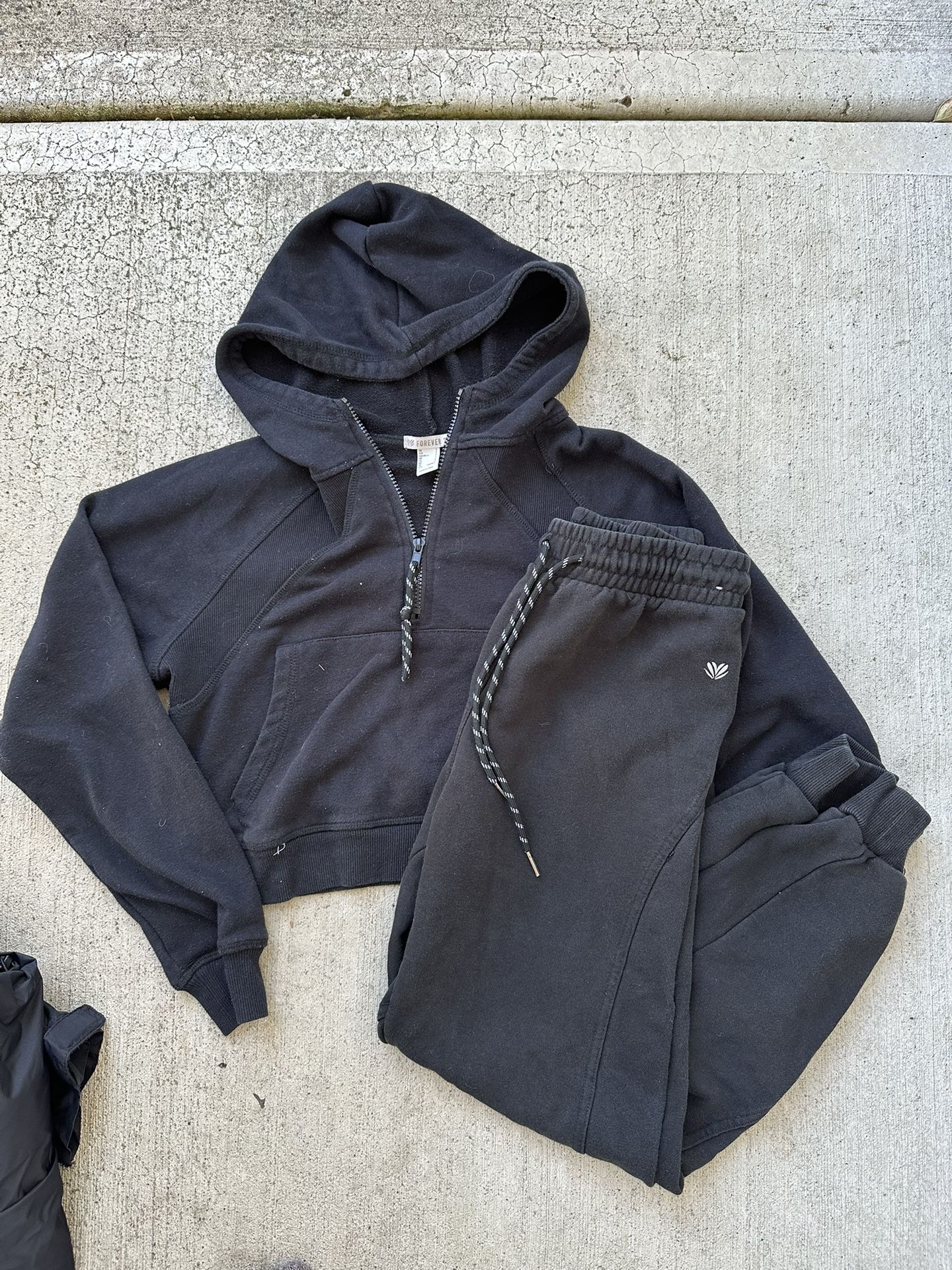 Forever 21 Active Cropped Half-Zip Hoodie with Joggers size S
