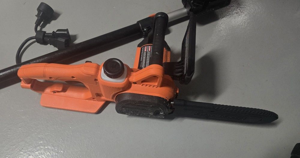 Extendable Pole Saw With Removable Chain Saw