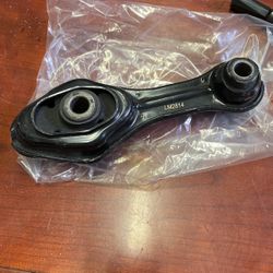 Engine Torque Strut Mount 