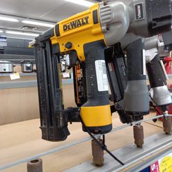 Nailer DeWalt 