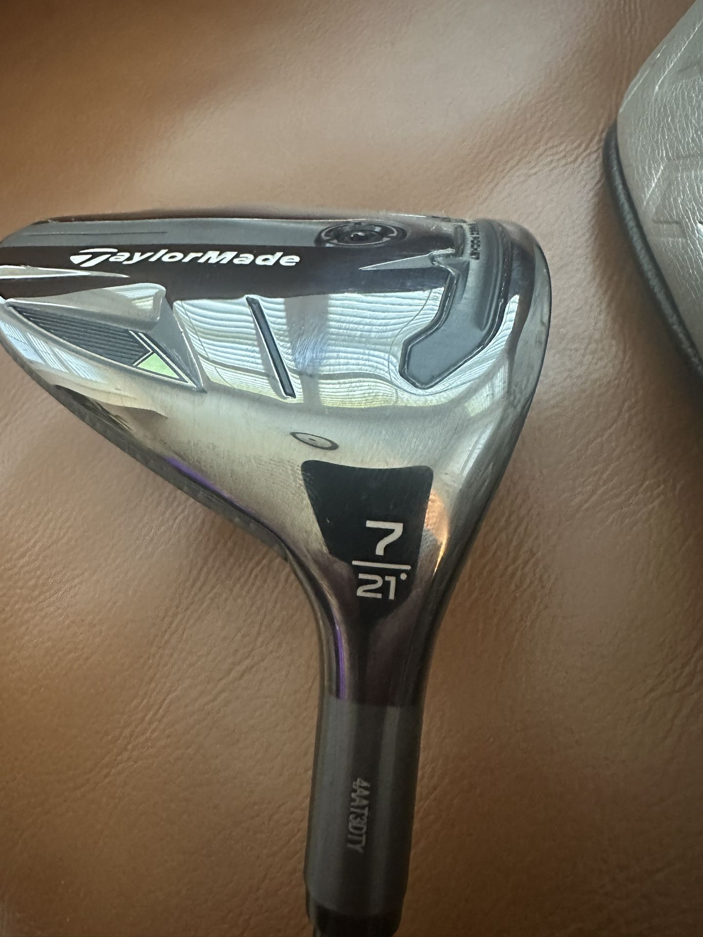 TAYLORMADE QI35 21* 7 WOOD MITSUBISHI TENSEI 1K PRO WHITE 80 TX
