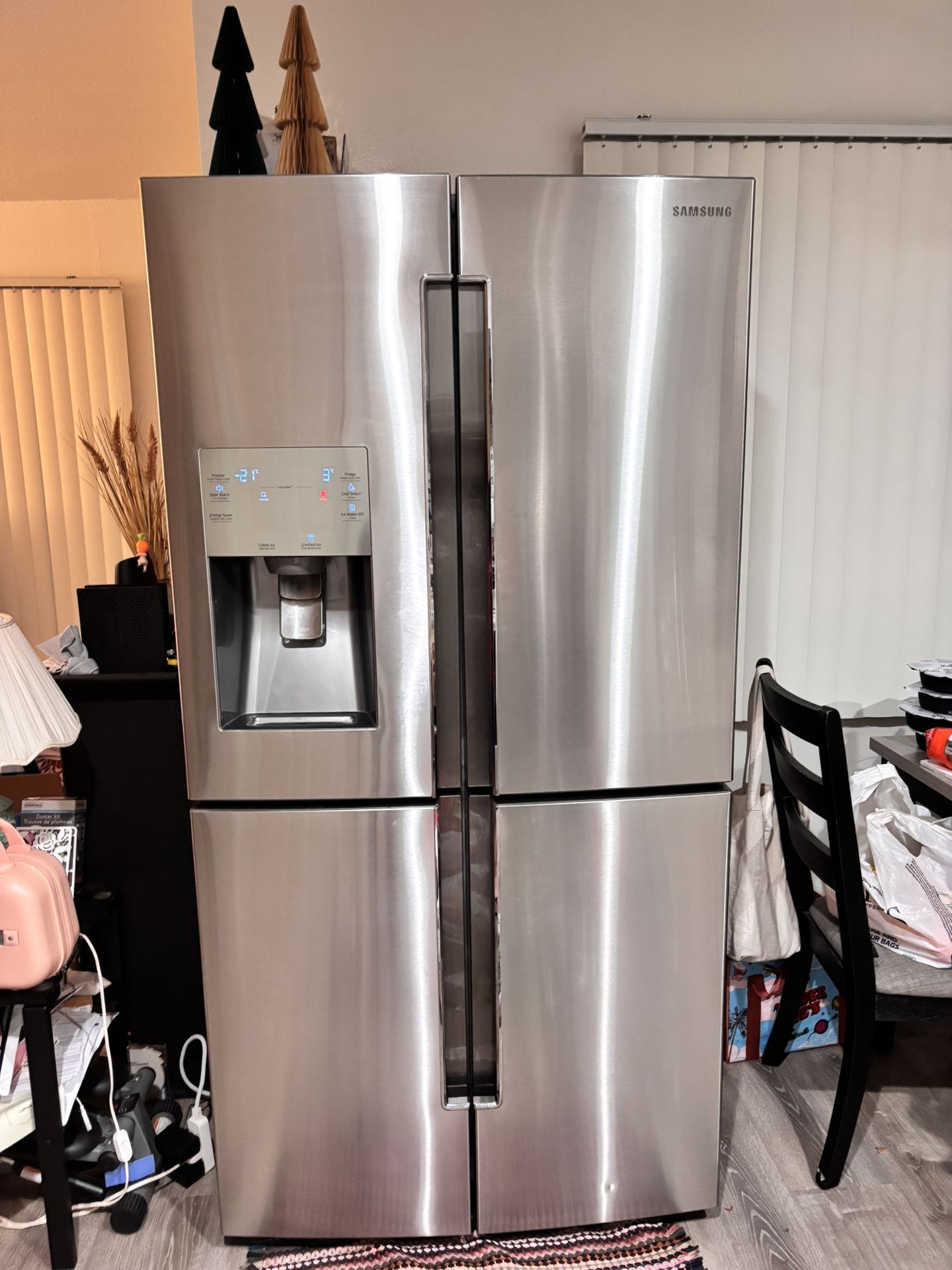 ⭐ Good Condition Refrigerator – Pickup Only – Negotiable