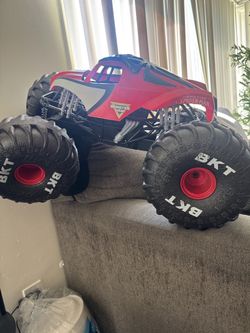 Monster Jam, Marvel Mega Spider-Man RC Monster Truck