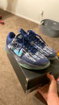 Kobe size 9,5