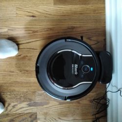 Vacuum Shark Ion Robot With Charging Station And Adapter