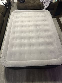 Inflatable Mattress With Built In Pump (Full Size)
