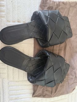 BOTTEGA VENETA Lido Sandals SIZE 36.5 Black