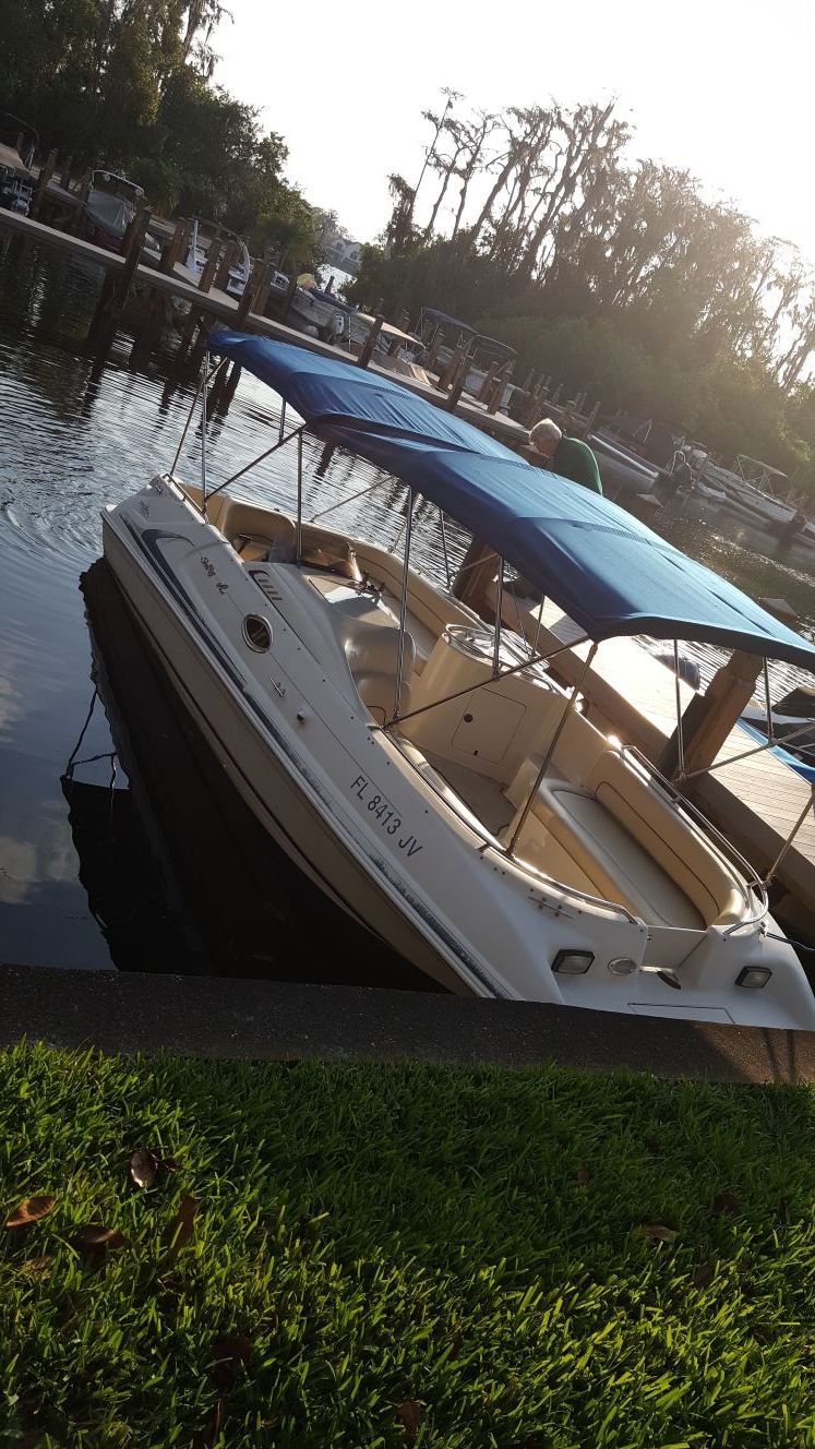 Sea ray deck boat 1999