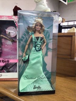 Barbie Statue of Liberty Dolls of the World Landmark Collection Pink Label Mattel