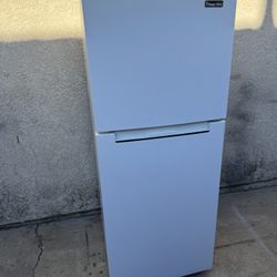 Magic Chef Refrigerator 