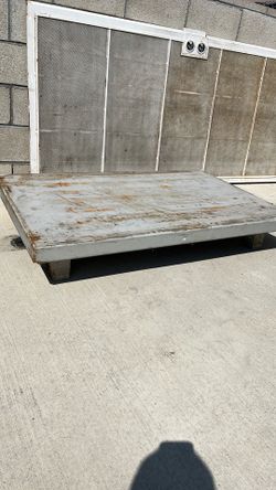 30 X 48 Steel Stand