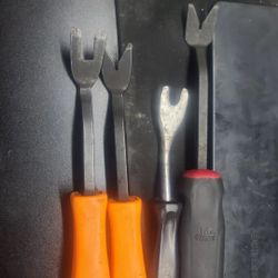 I have a very large tool collection ill be listing over the next several days.
Please keep an eye on my listings. 
Pick up is in yorkville