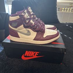 Air Jordan 1 Retro High OG Bordeaux Size 8