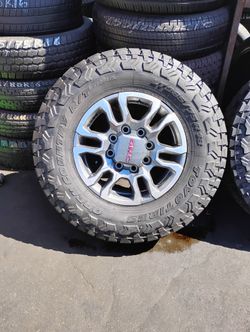 GMC 18 Inch Wheels With Toyo Tires