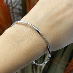 S925 silver twisted Bracelet,Silver Cuff bangle bracelet,Chunky bracelet,Silver Cuff bangle bracelet,Cuff bangle,Gift for her him  DETAILS   * Materia