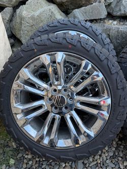 285-45-22 wheels almost new