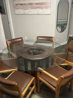 Round Table And Chairs