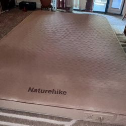 Naturehike Self Inflating Sleeping Pad with Built in Electric Pump (Queen)