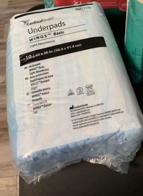 6 PACKS OF BLUE PADS FOR BED, CHAIR OR PETS