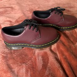 Dr Marten cherry red boot womens size 5