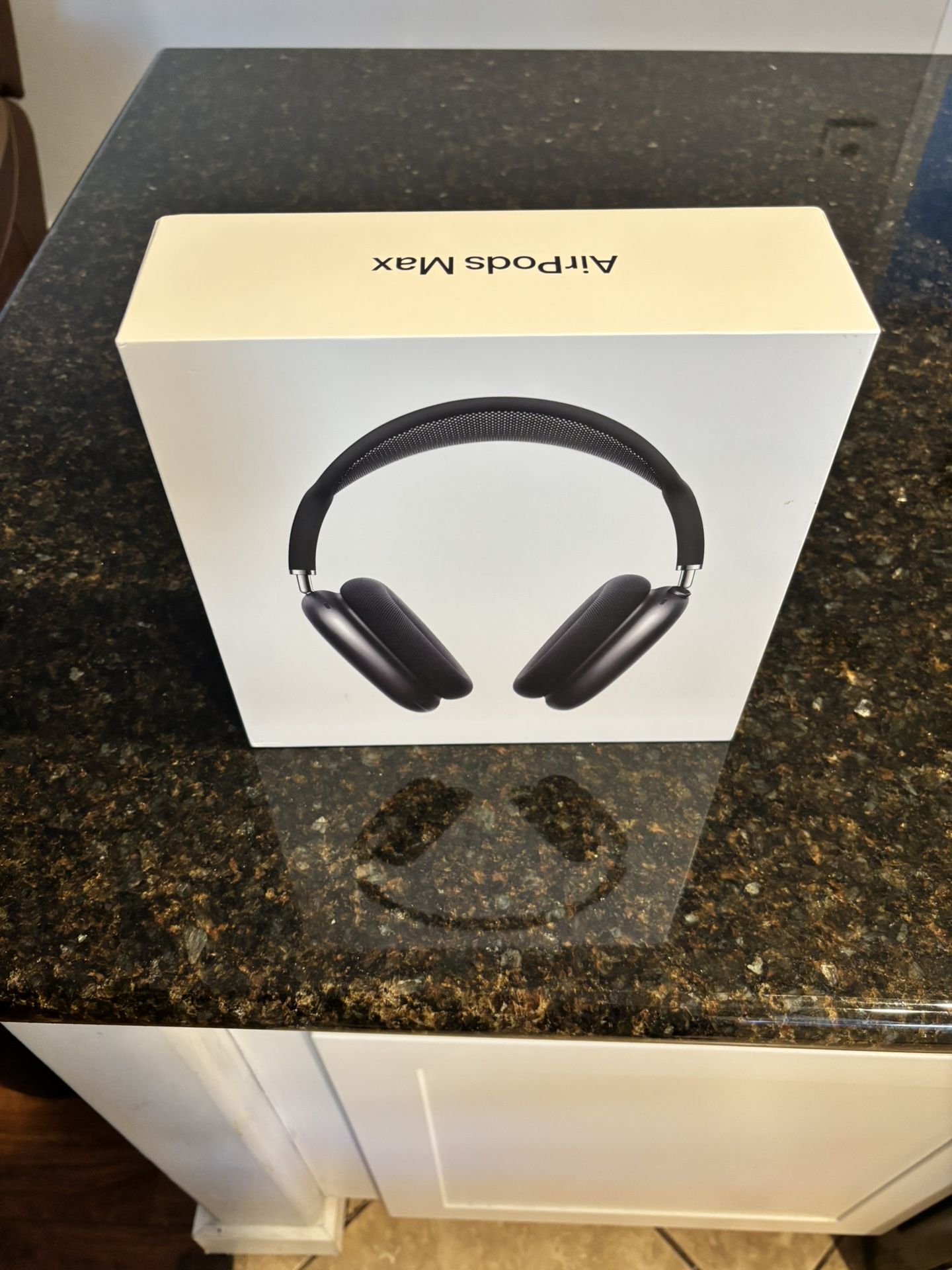 Apple AirPods Max (USB-C Model) – Brand New | Sealed | Authentic – $400 Upgrade your audio experience with the brand new Apple AirPods Max – USB-C ve
