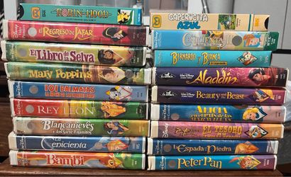 Disney VHS Tapes Spanish Lot of 18