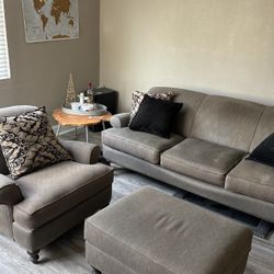 Couch Set (moving out need it gone) 