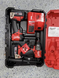 Milwaukee M18 FUEL 18V Lithium-lon Brushless Cordless Hammer Drill and Impact Driver Combo Kit (2- Tool) with 2 Batteries