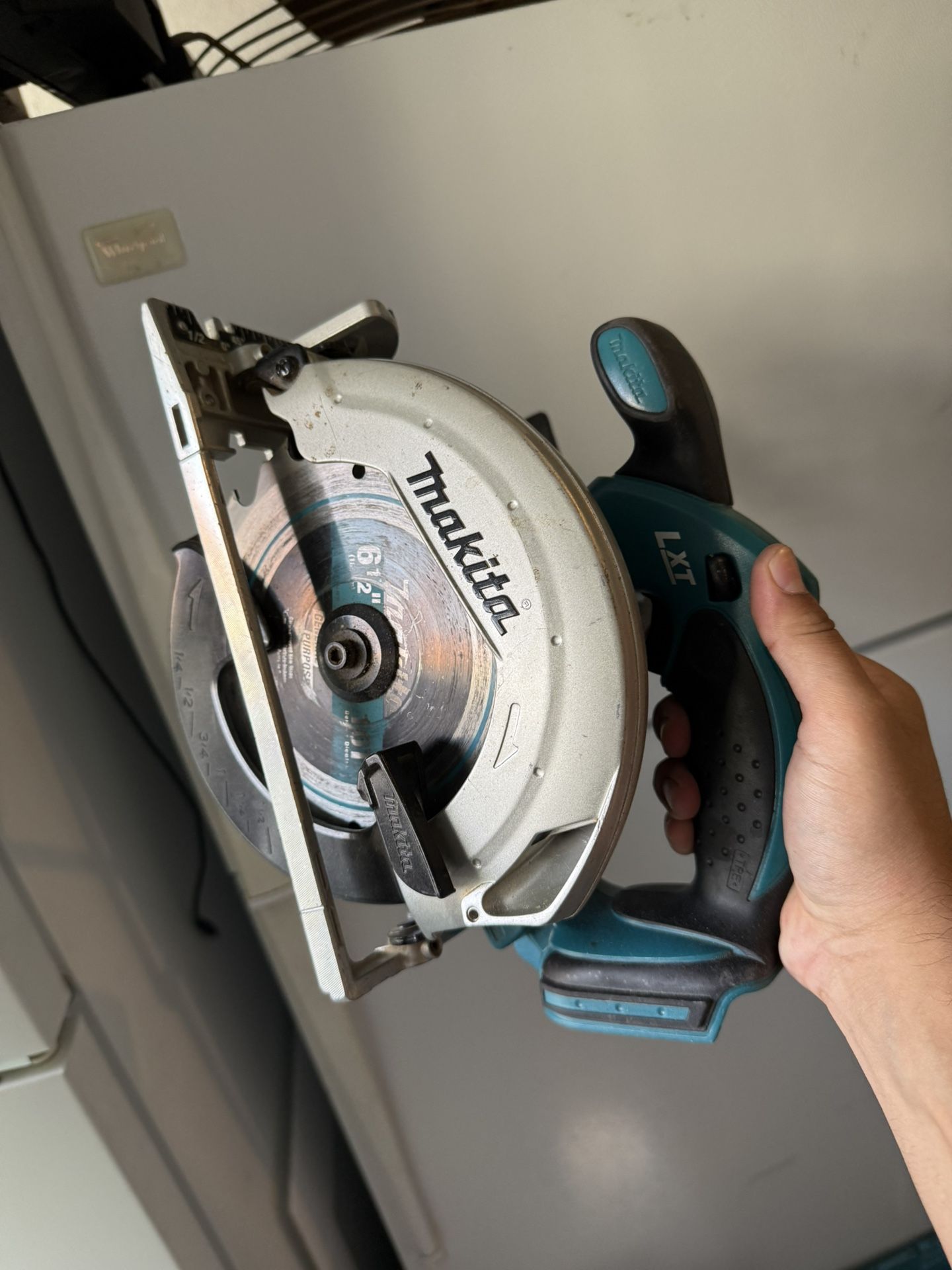 Makita 18V LXT 5-3/8" Circular Trim Saw