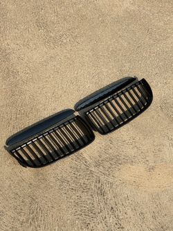 E90 Pre LCI Black Grilles