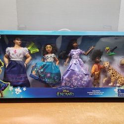 Disney Encanto Deluxe Doll Set
