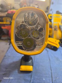 DEWALT 20V JOBSITE LED SPOTLIGHT TOOL ONLY NEW