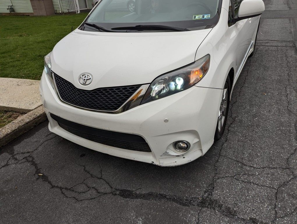 2012 Toyota Sienna