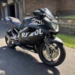 2000 CBR 600