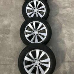 Tesla Wheels/tires 
