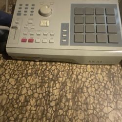 Studio Equipment 27in   MPC 2000  