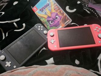 2 switch lites and spyro game