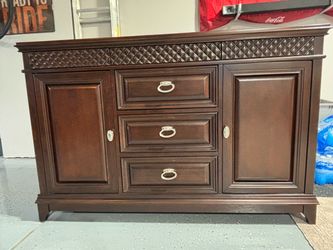 Beautiful Console in excellent condition