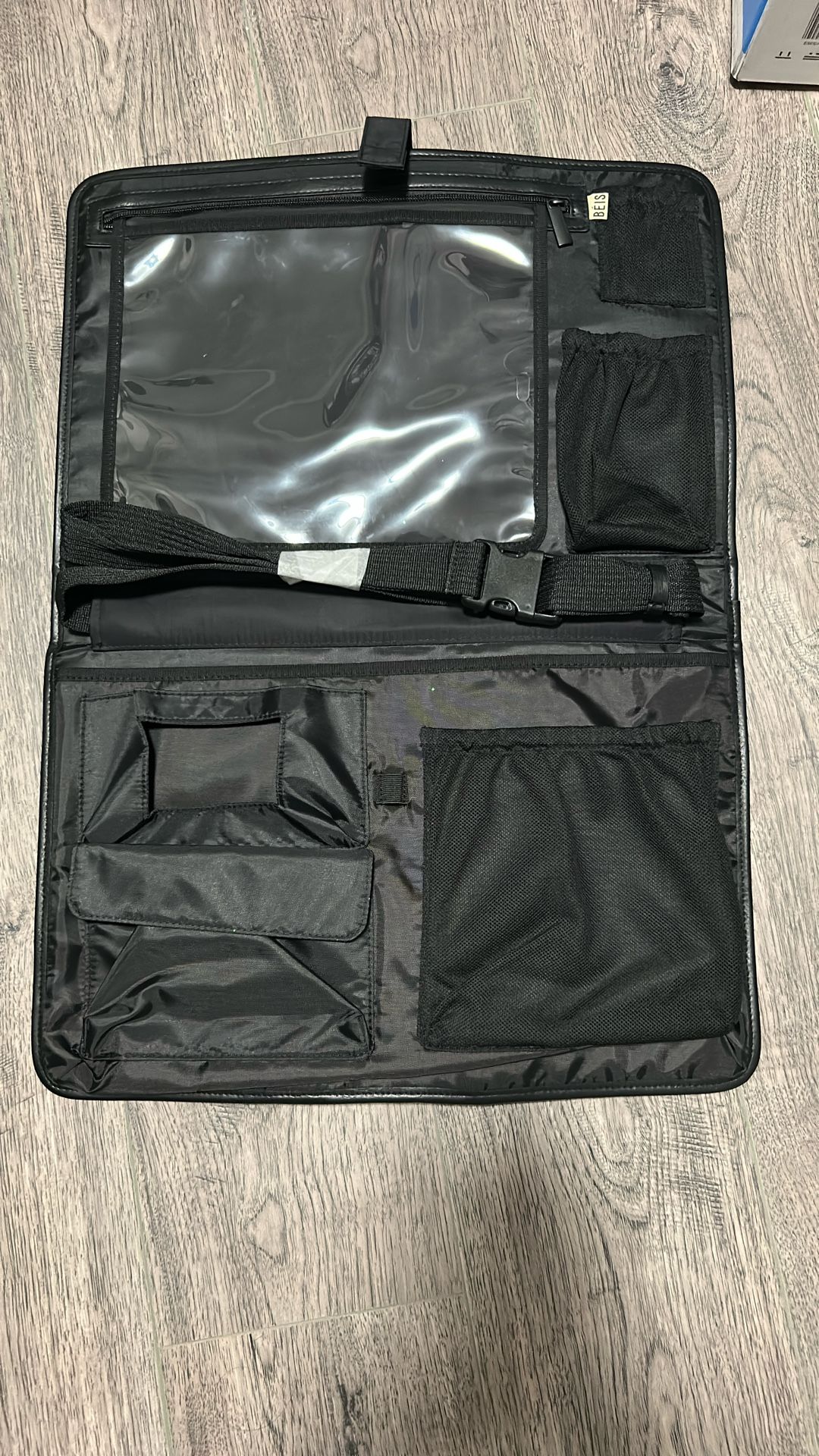 Beis- Black Car Caddy